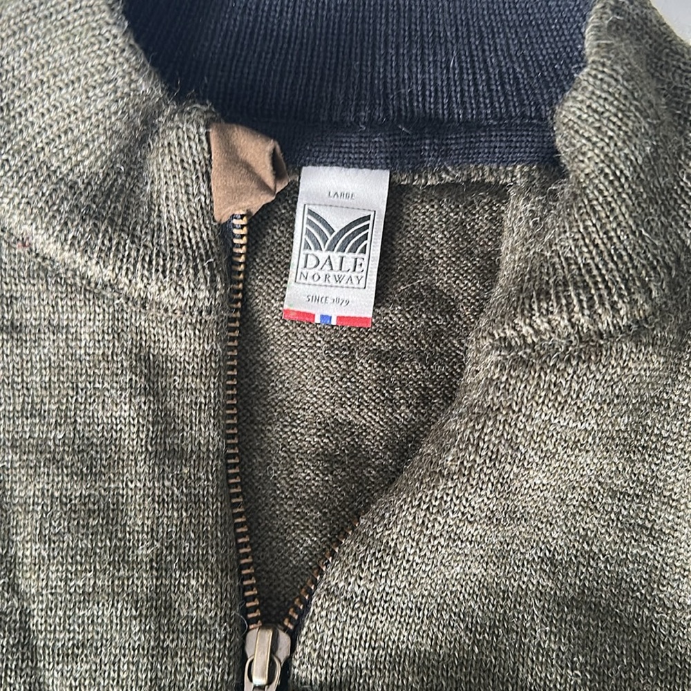 Dale of Norway Sweater - Picture 2 of 4